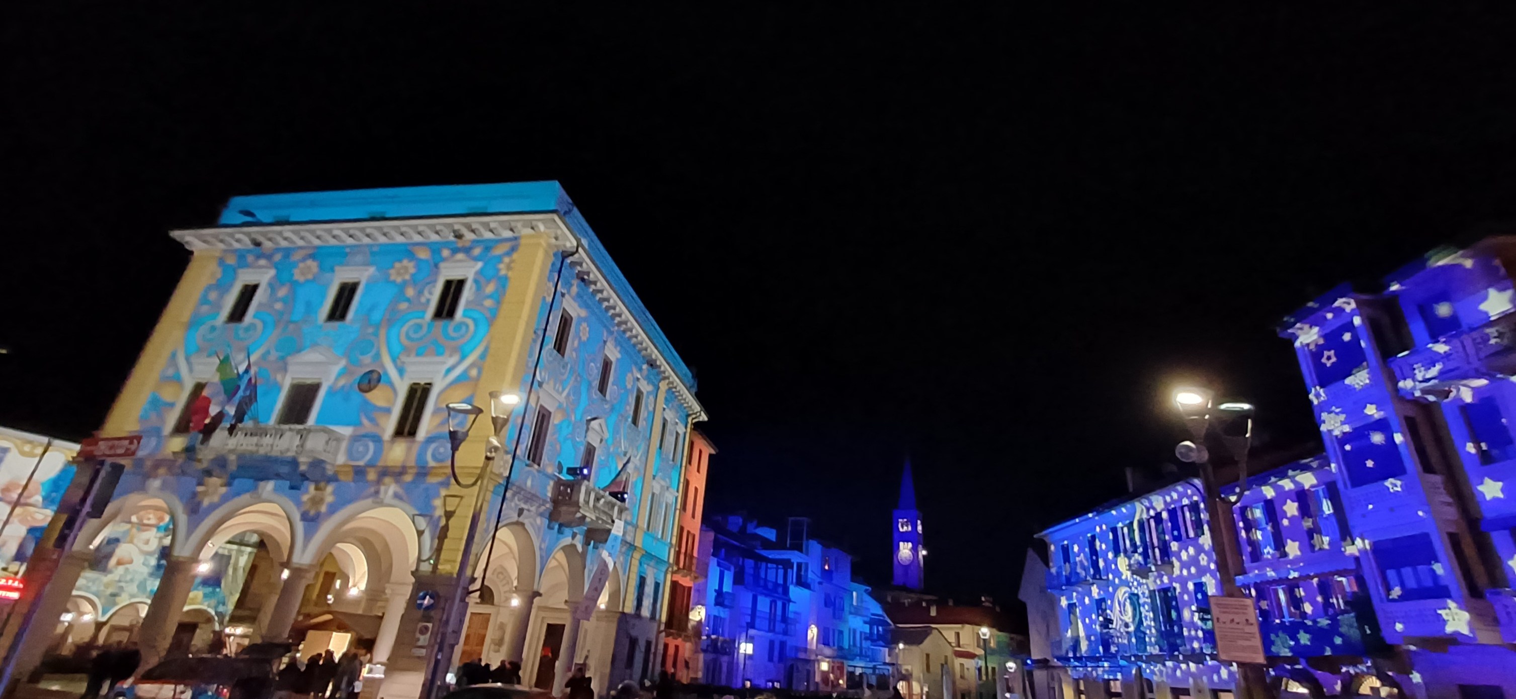 A Omegna un “Natale d’incanto” porta i fuochi d’artificio sul Lago d’Orta